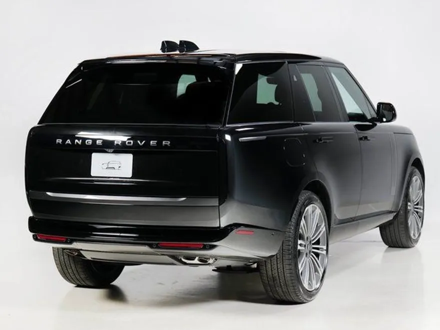 2025 Land Rover Range Rover SE photo 1