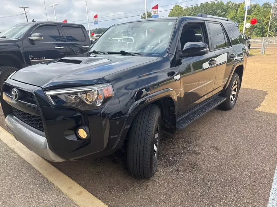 2018 Toyota 4Runner TRD Off-Road Premium photo 1