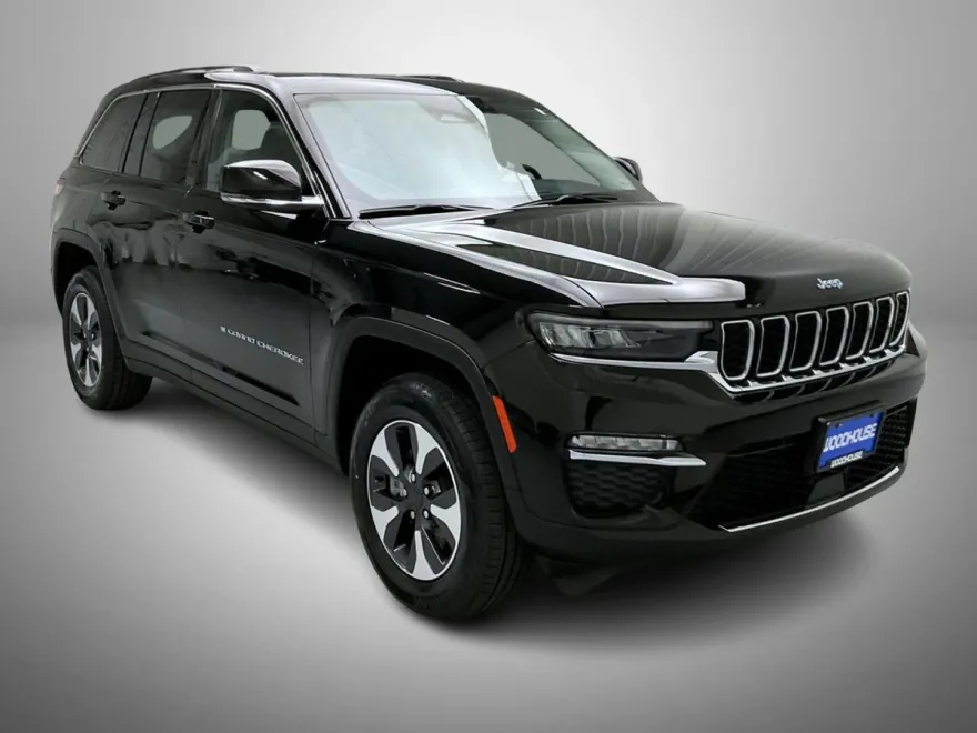 2023 Jeep Cherokee 4xe photo 1