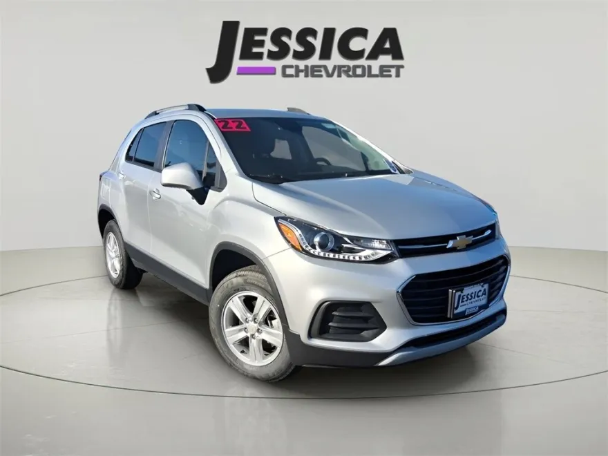 2022 Chevrolet Trax LT photo 1