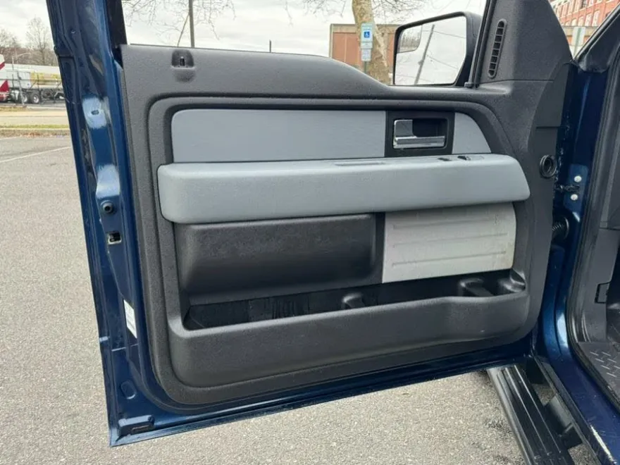 2014 Ford F-150 XL photo 14