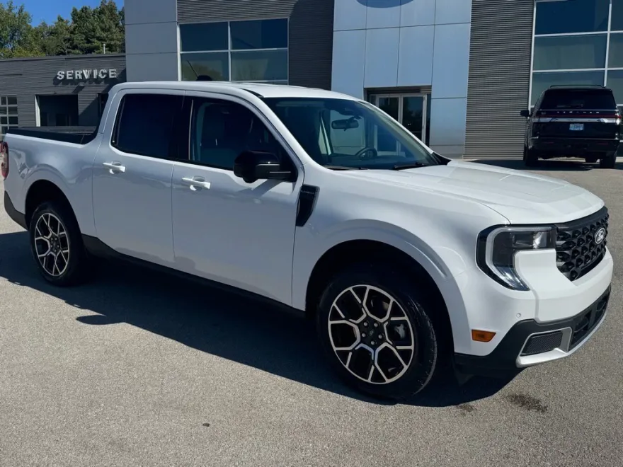 2025 Ford Maverick Lariat photo 1
