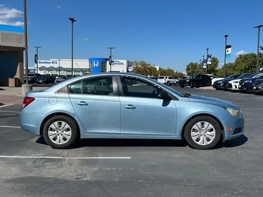 2012 Chevrolet Cruze LS photo 1