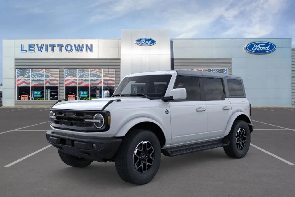 2025 Ford Bronco Outer Banks photo 1