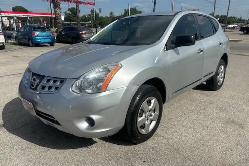 2014 Nissan Rogue Select photo 1