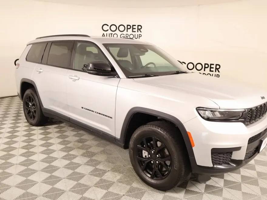 2024 Jeep Grand Cherokee Altitude photo 1