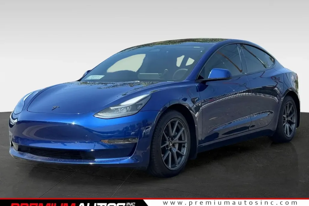 2023 Tesla Model 3 photo 1