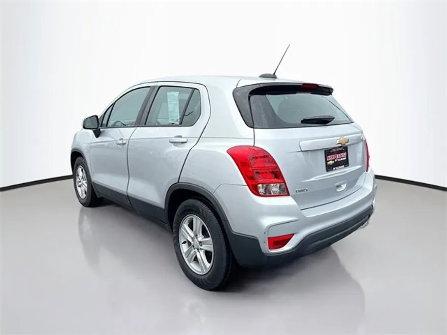 2020 Chevrolet Trax LS photo 1