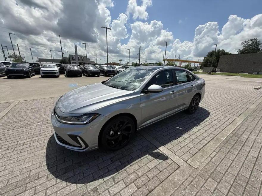 2025 Volkswagen Jetta 1.5T SE photo 1