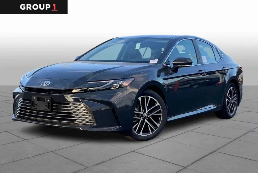 2026 Toyota Camry XLE photo 1