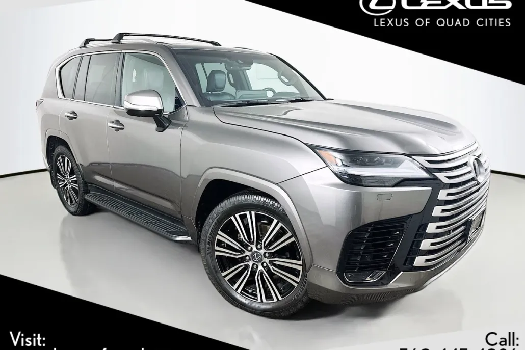 2022 Lexus LX 600 Luxury photo 1