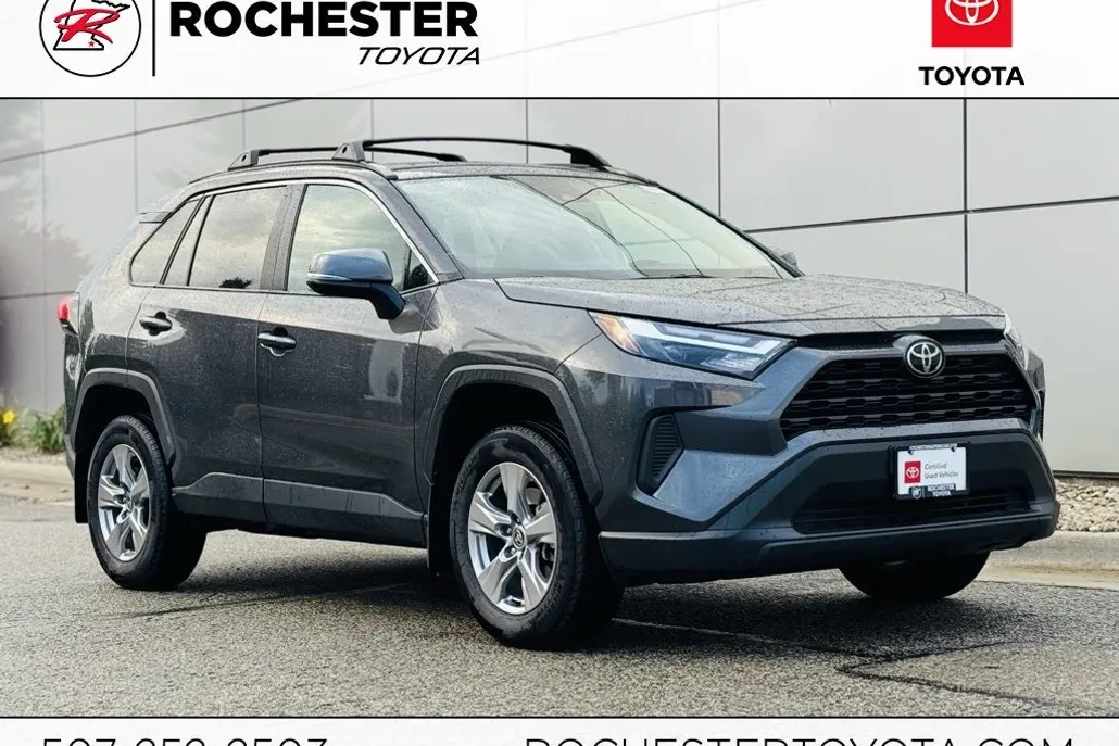2024 Toyota RAV4 XLE photo 1