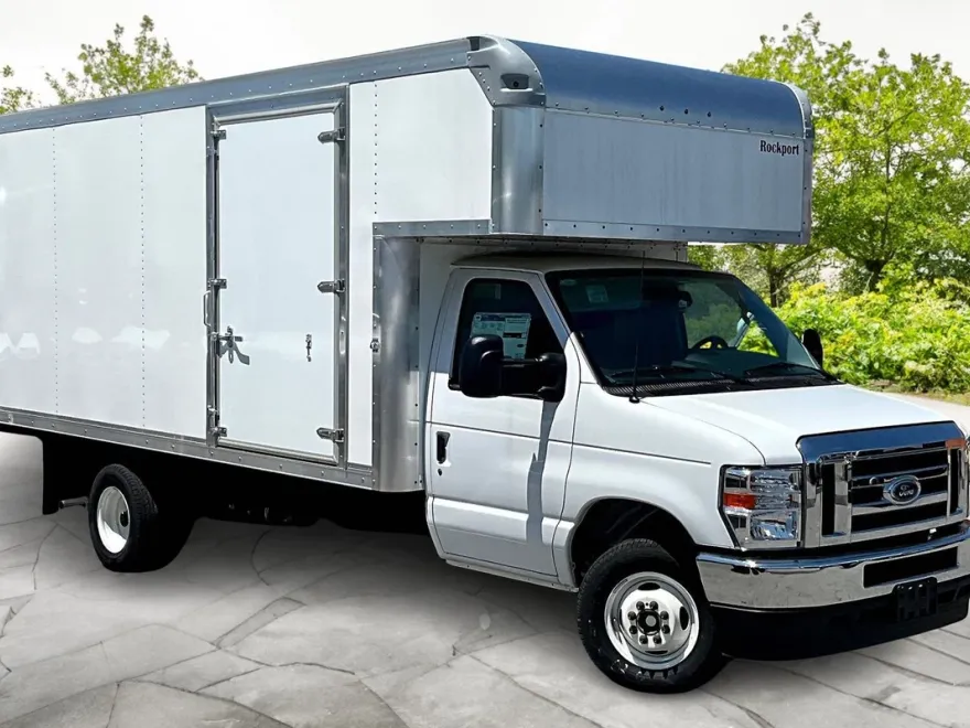 2025 Ford E-450 photo 1