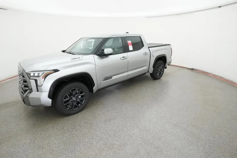 2025 Toyota Tundra Platinum CrewMax photo 1