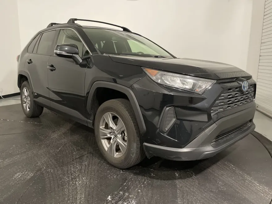 2022 Toyota RAV4 Hybrid LE photo 1