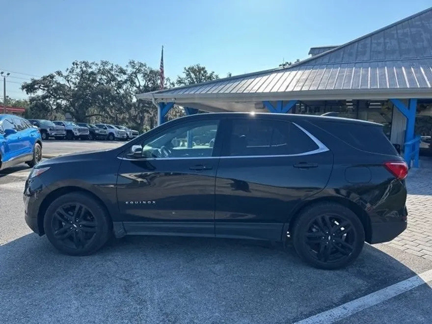 2020 Chevrolet Equinox LT photo 1