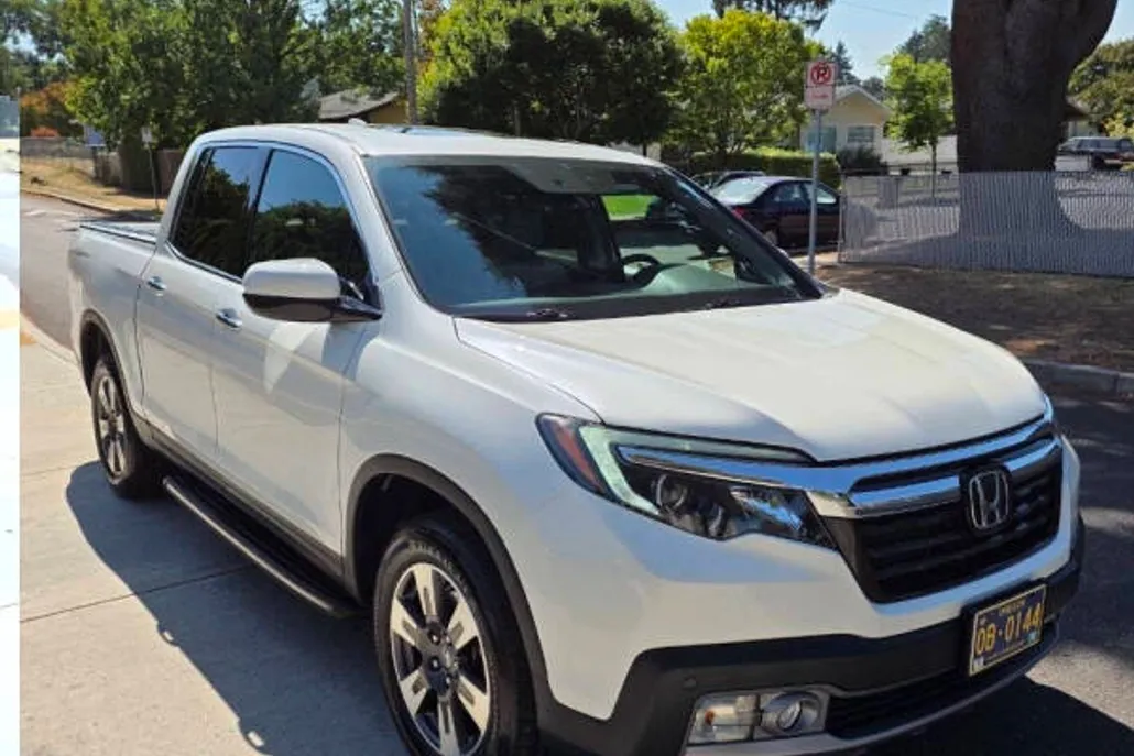 2017 Honda Ridgeline RTL-E photo 1
