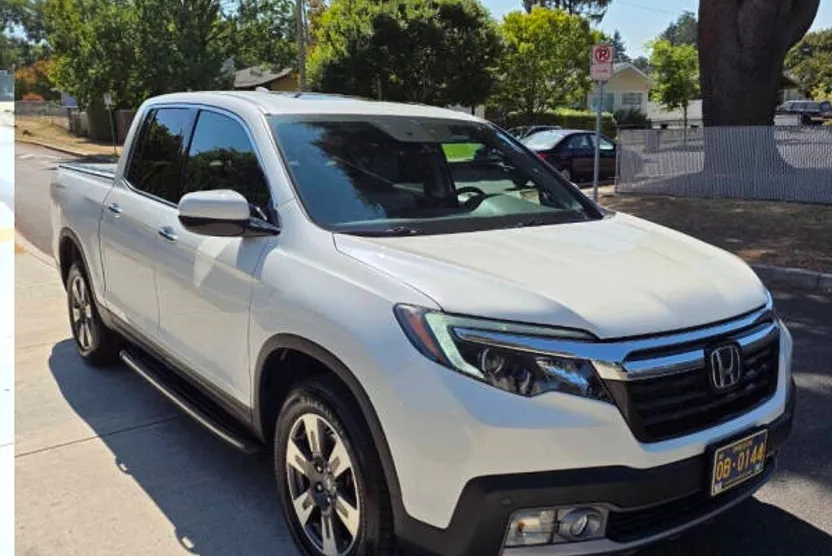 2017 Honda Ridgeline RTL-E photo 1