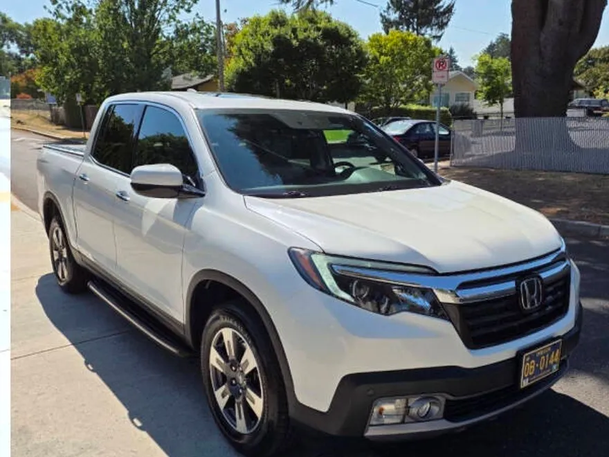 2017 Honda Ridgeline RTL-E photo 1