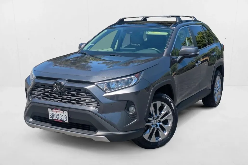 2020 Toyota RAV4 Limited photo 1