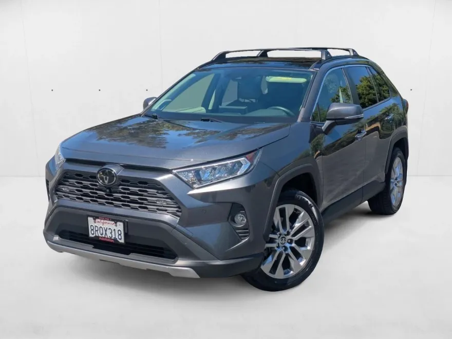 2020 Toyota RAV4 Limited photo 1