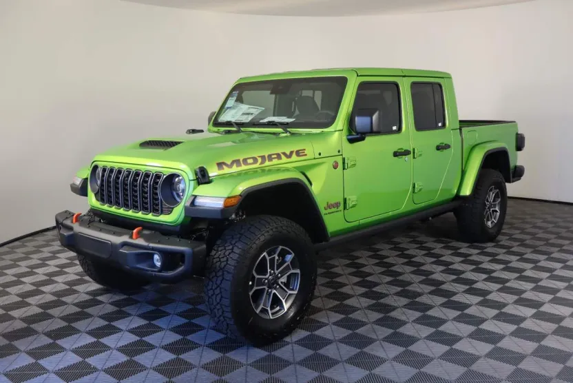 2025 Jeep Gladiator Mojave photo 1