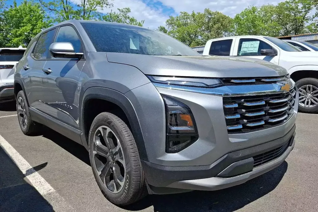2026 Chevrolet Equinox LT photo 1