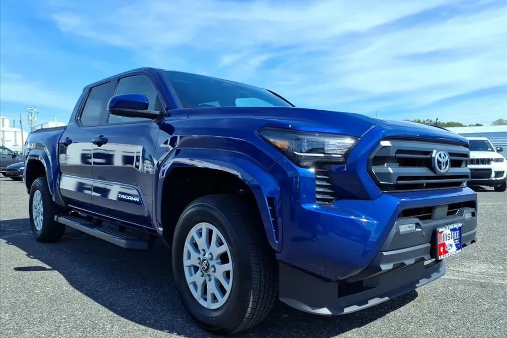 2024 Toyota Tacoma SR5 photo 1