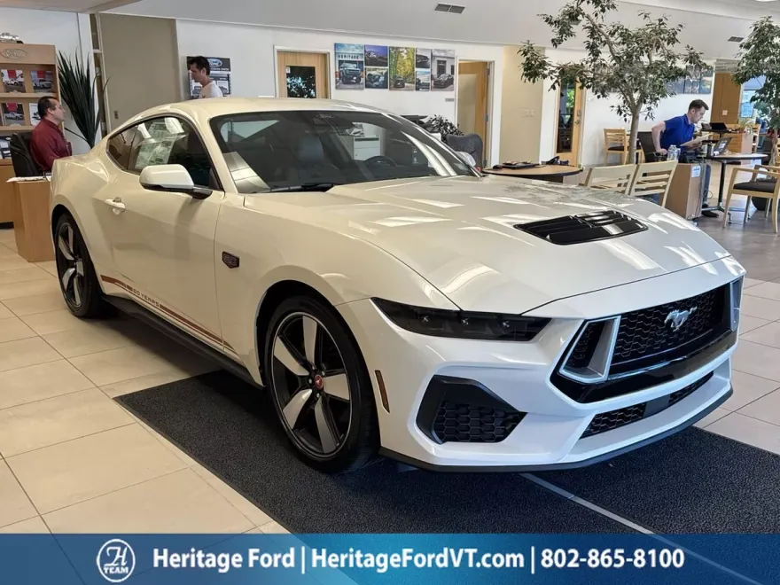 2025 Ford Mustang GT Premium photo 1