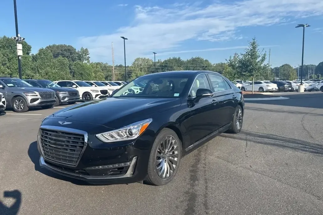2017 Genesis G90 3.3T Premium photo 1