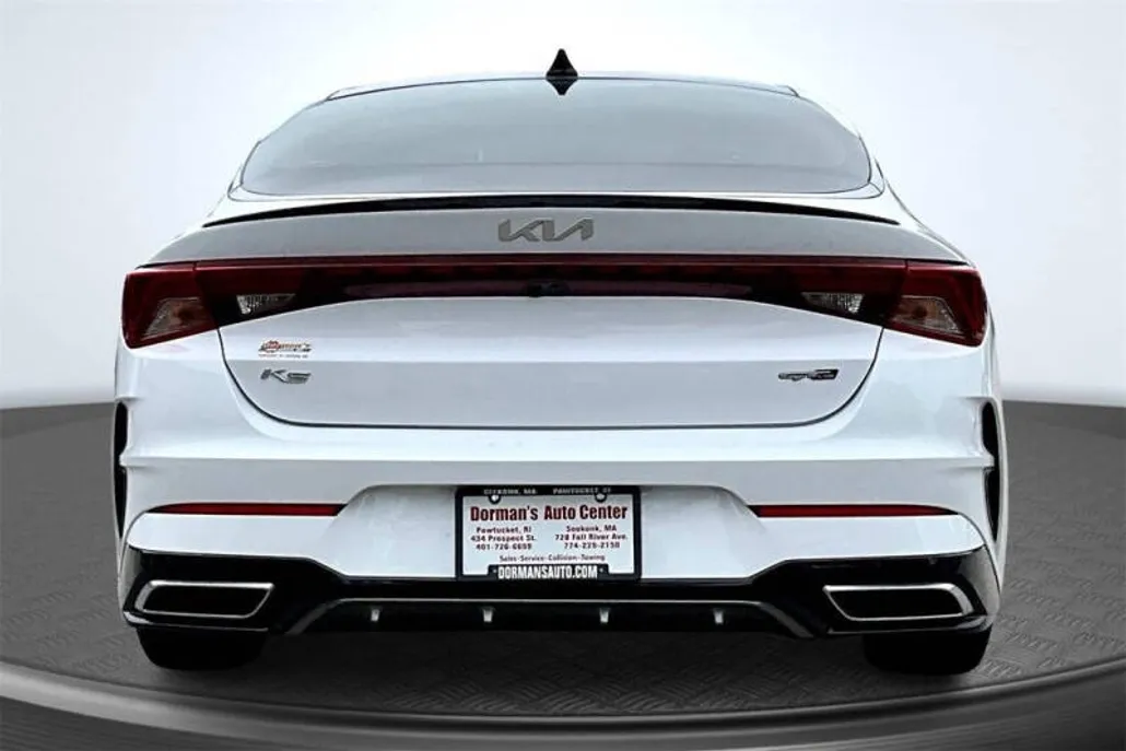 2022 Kia K5 GT-Line photo 1