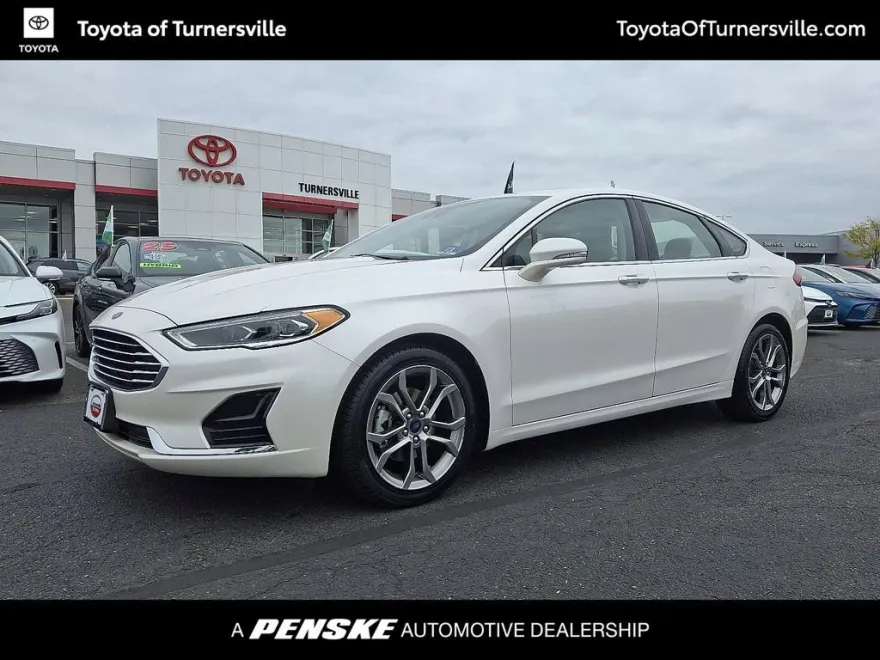 2019 Ford Fusion SEL photo 1