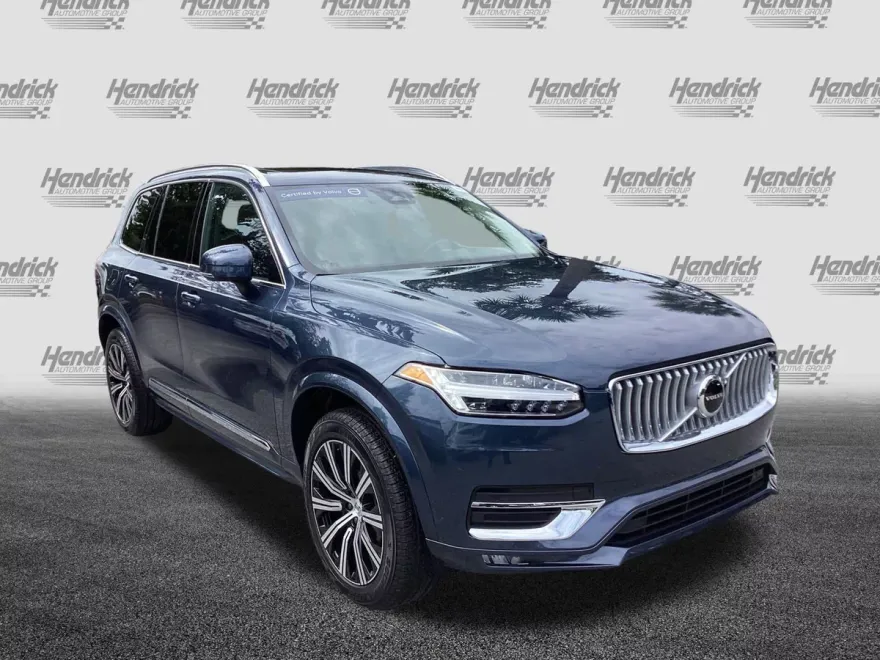 2025 Volvo XC90 Core photo 1