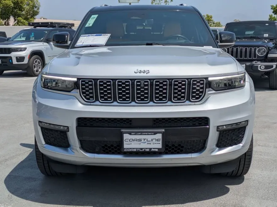 2022 Jeep Grand Cherokee L Summit photo 1