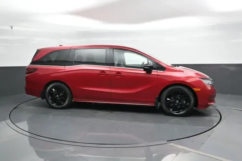 2023 Honda Odyssey Sport photo 3