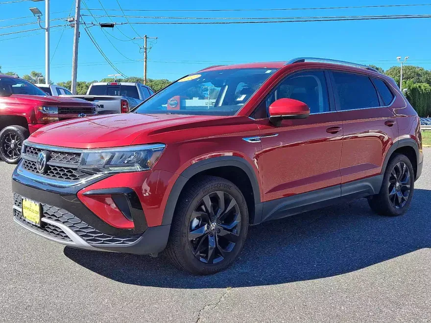 2022 Volkswagen Taos SE photo 1