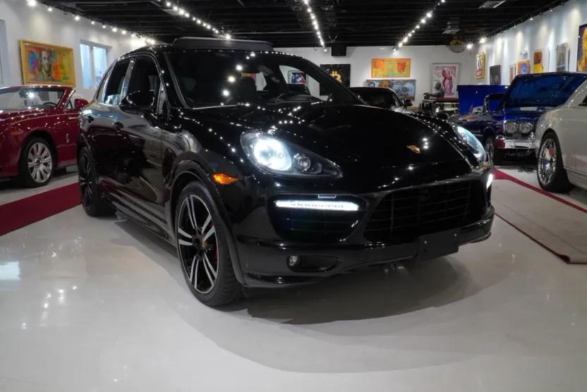 2014 Porsche Cayenne Turbo S photo 1