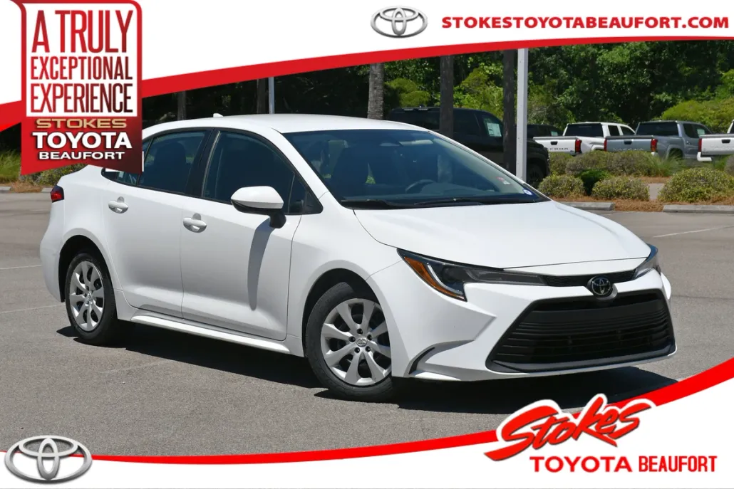 2023 Toyota Corolla LE photo 1