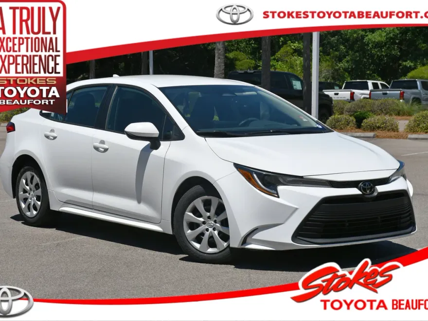 2023 Toyota Corolla LE photo 1