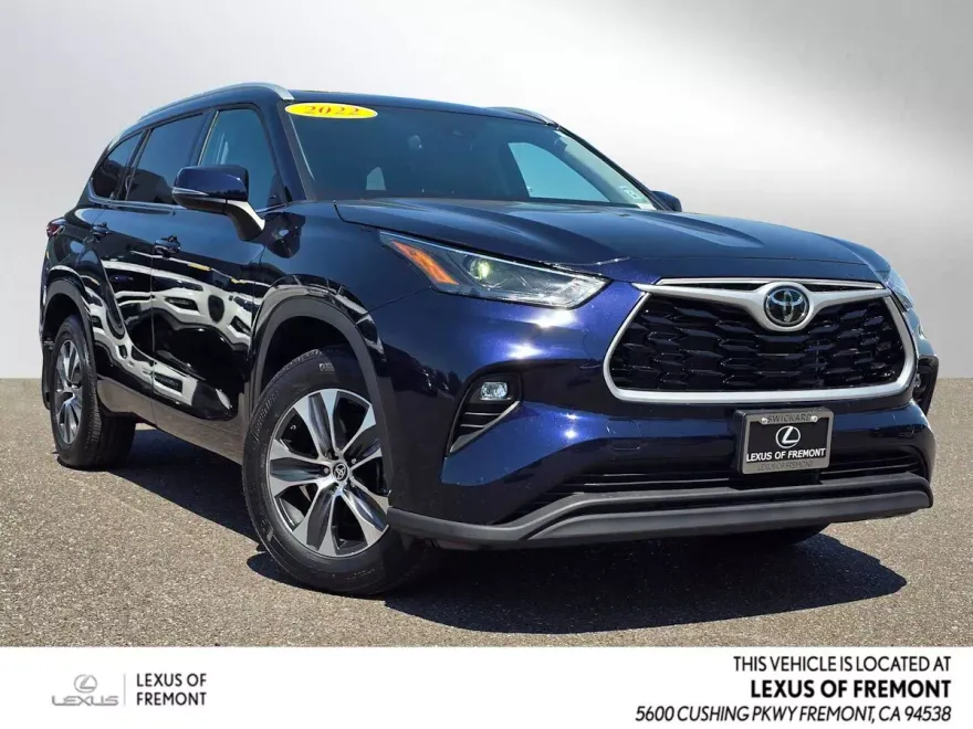 2022 Toyota Highlander XLE photo 1