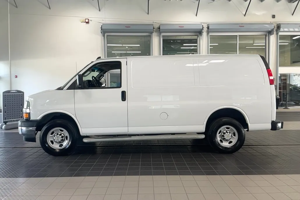 2023 Chevrolet Express 2500 Cargo photo 1