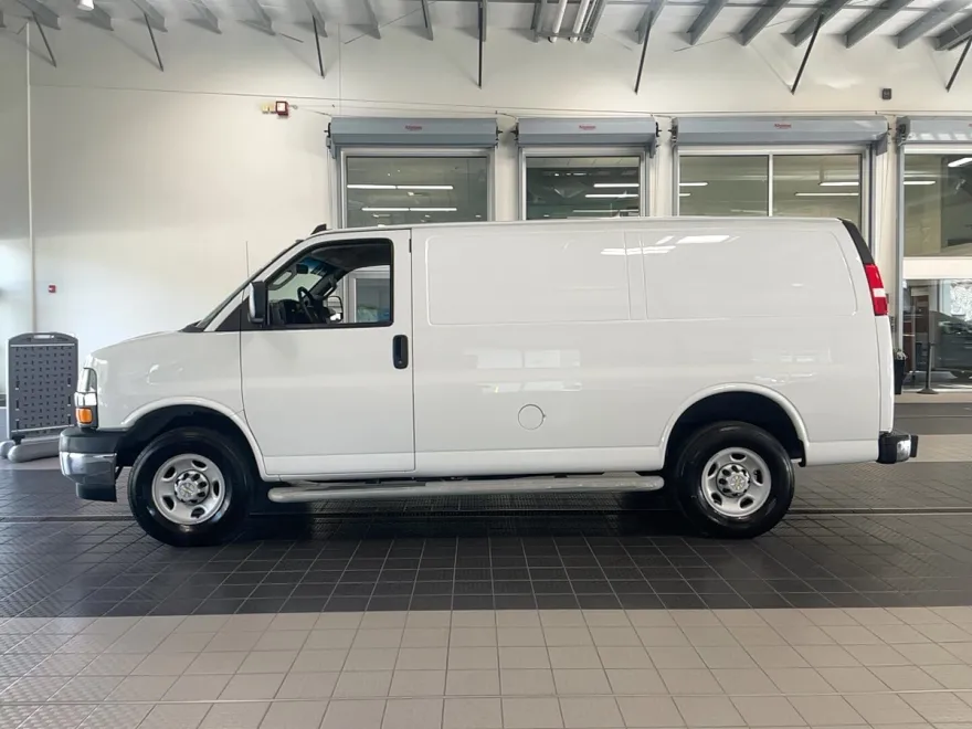 2023 Chevrolet Express 2500 Cargo photo 1
