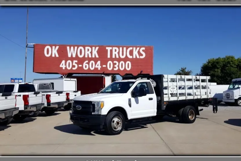 2017 Ford F-350 XL photo 1