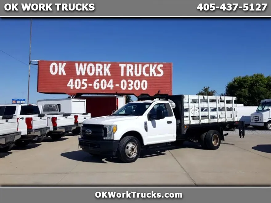 2017 Ford F-350 XL photo 1