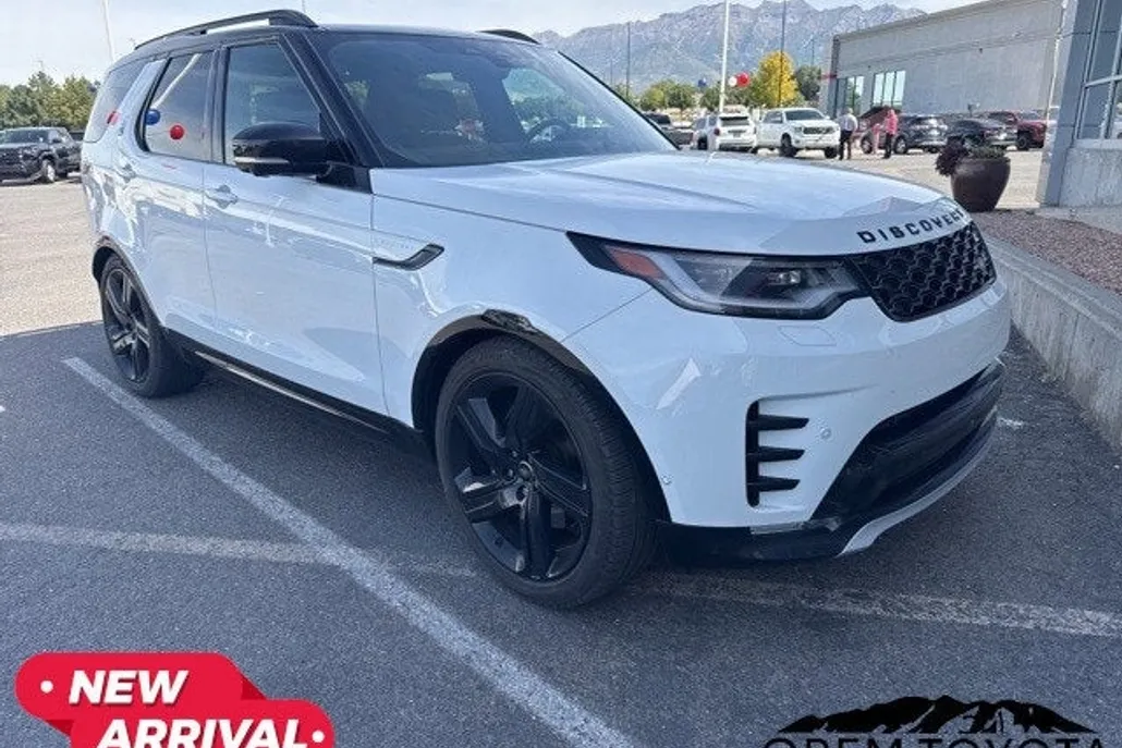 2023 Land Rover Discovery Metropolitan Edition photo 1