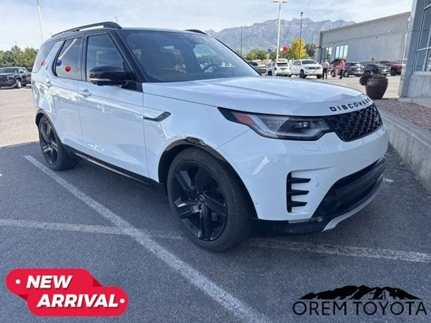 2023 Land Rover Discovery Metropolitan Edition photo 1