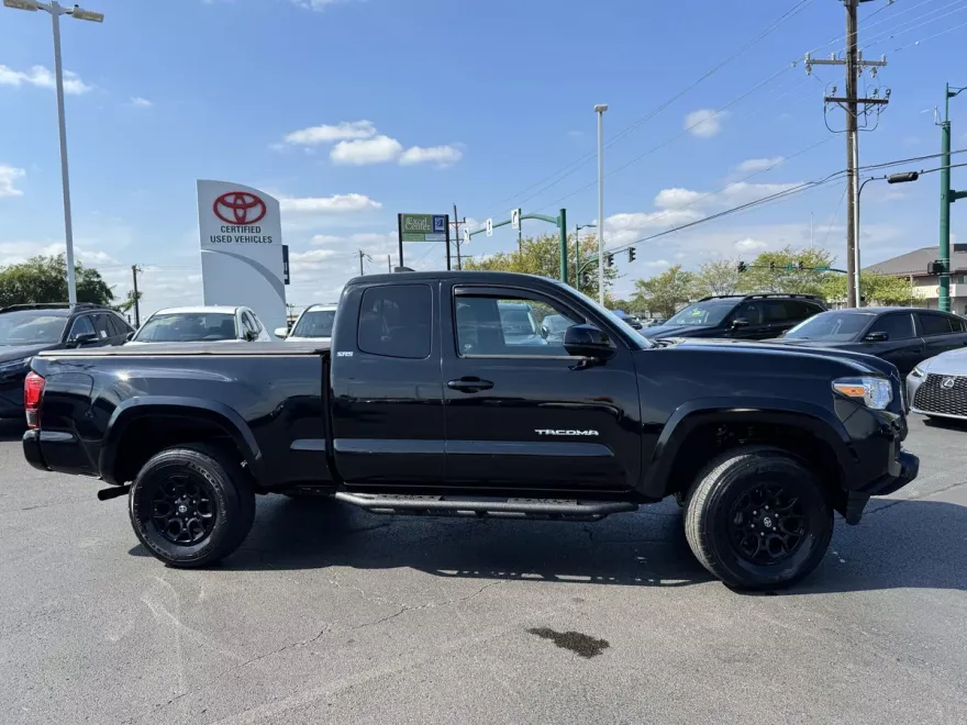 2022 Toyota Tacoma SR5 V6 photo 1