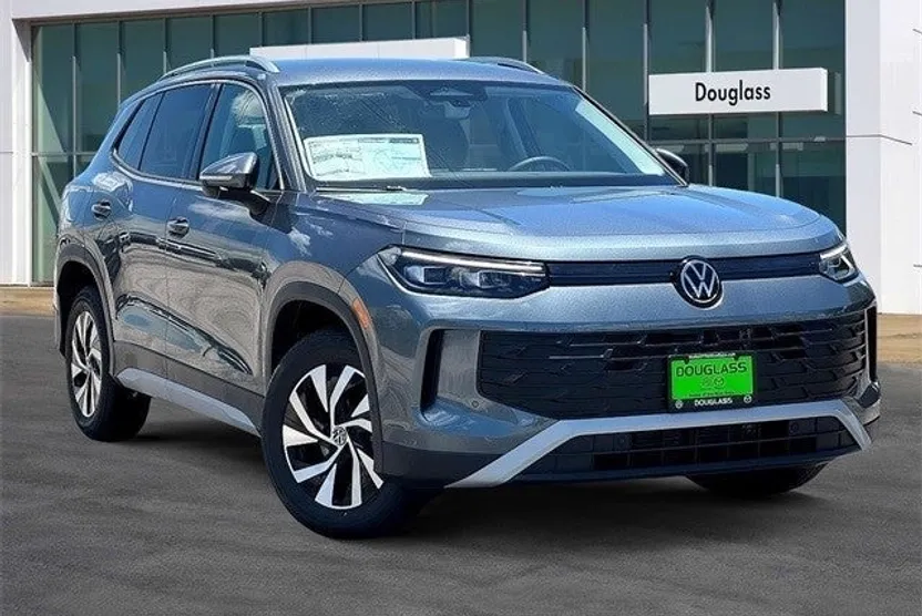 2025 Volkswagen Tiguan S photo 1