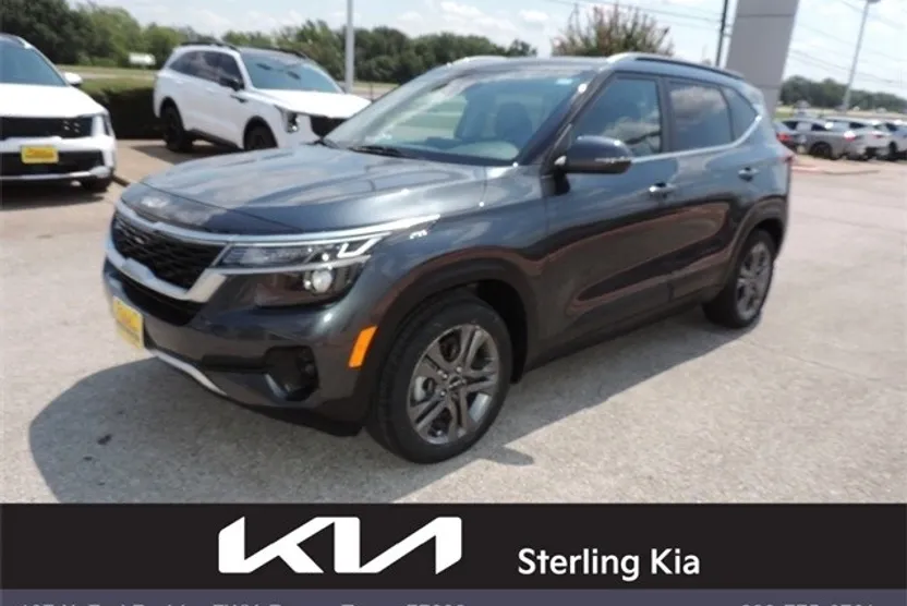 2023 Kia Seltos S photo 1