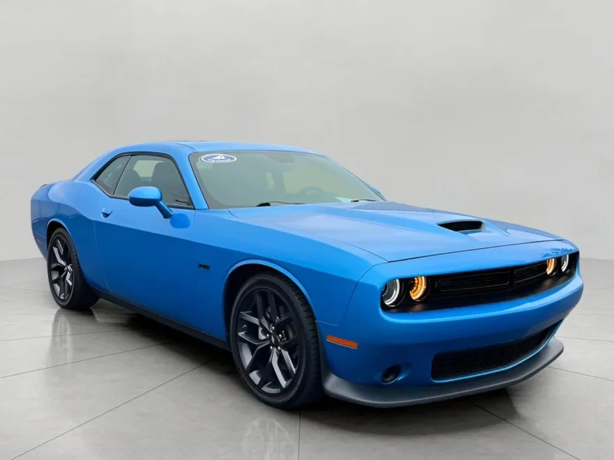 2023 Dodge Challenger R/T photo 1